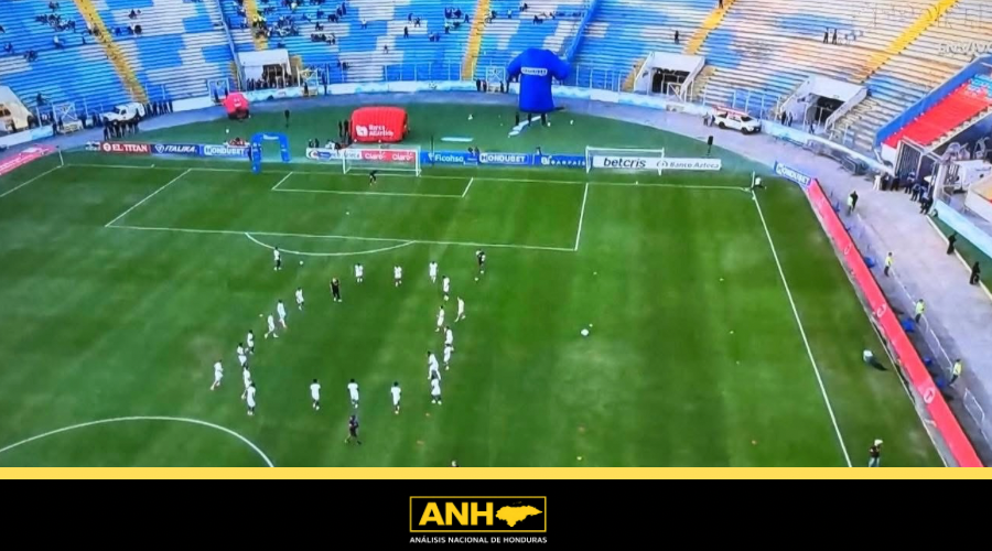 Periodistas deportivos cuestionan mantenimiento de la cancha del Estadio Nacional de Tegucigalpa
